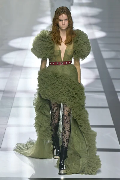 Look 75